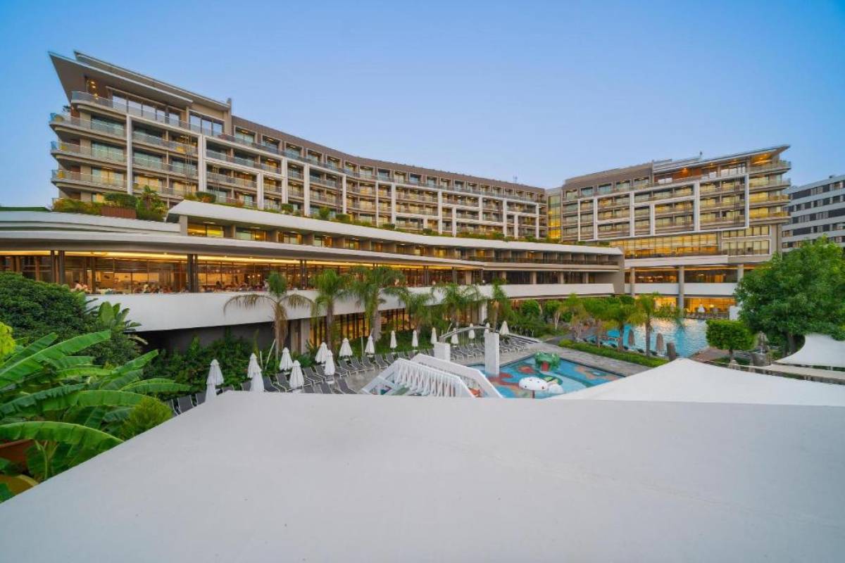 The Sense Deluxe Hotel