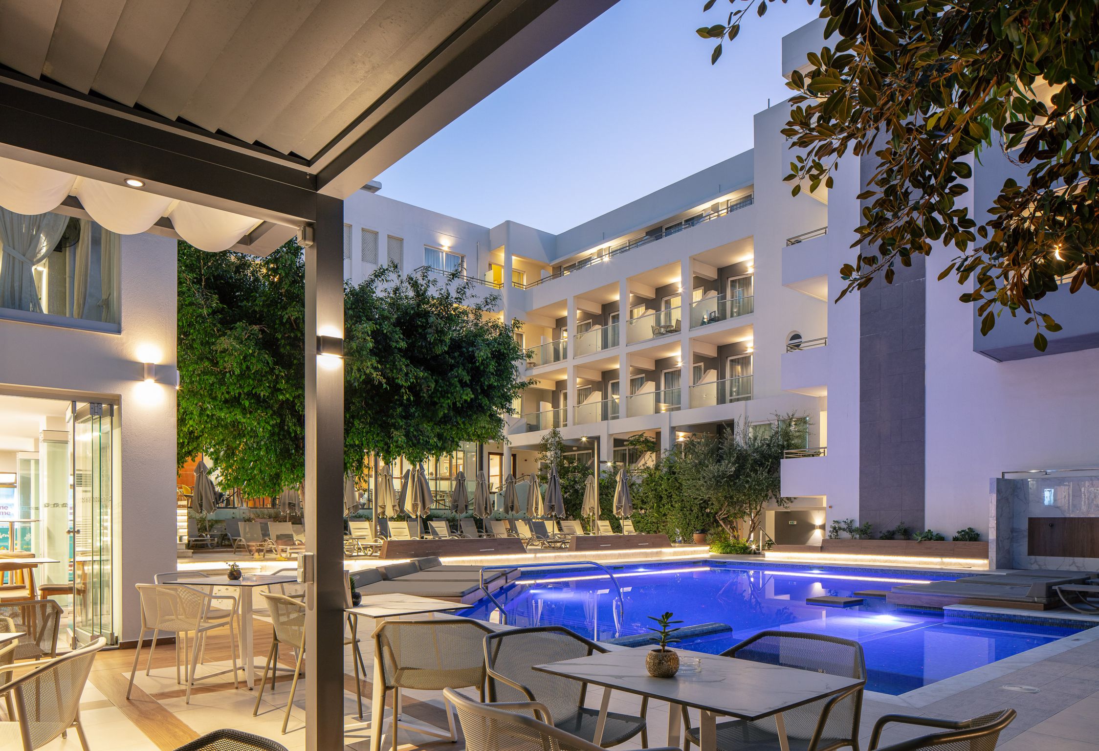 Atrium Ambiance Hotel
