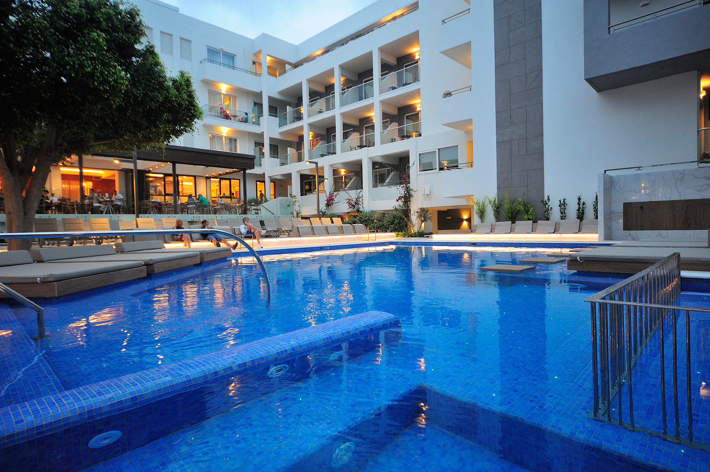 Atrium Ambiance Hotel