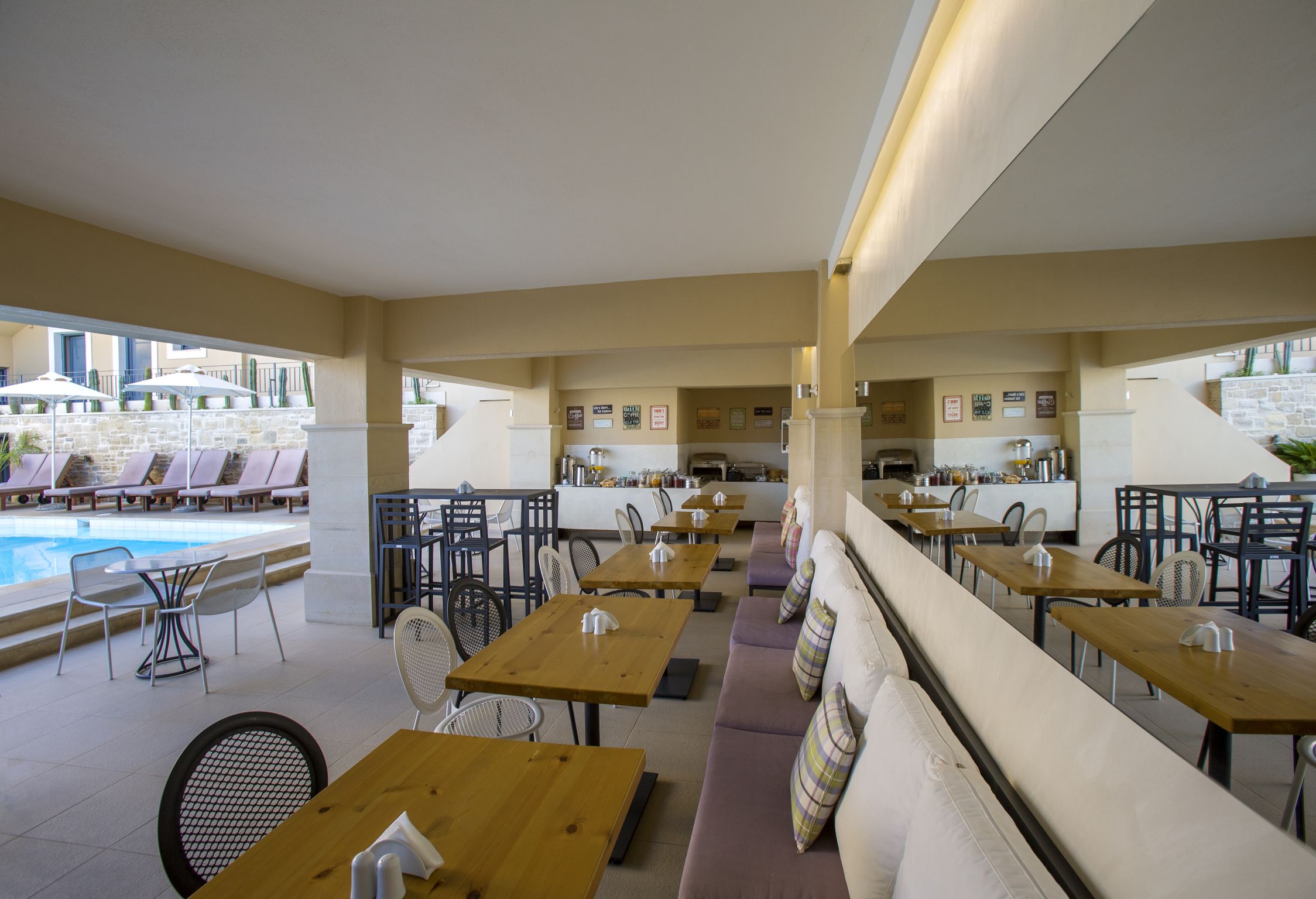 La Stella Suites