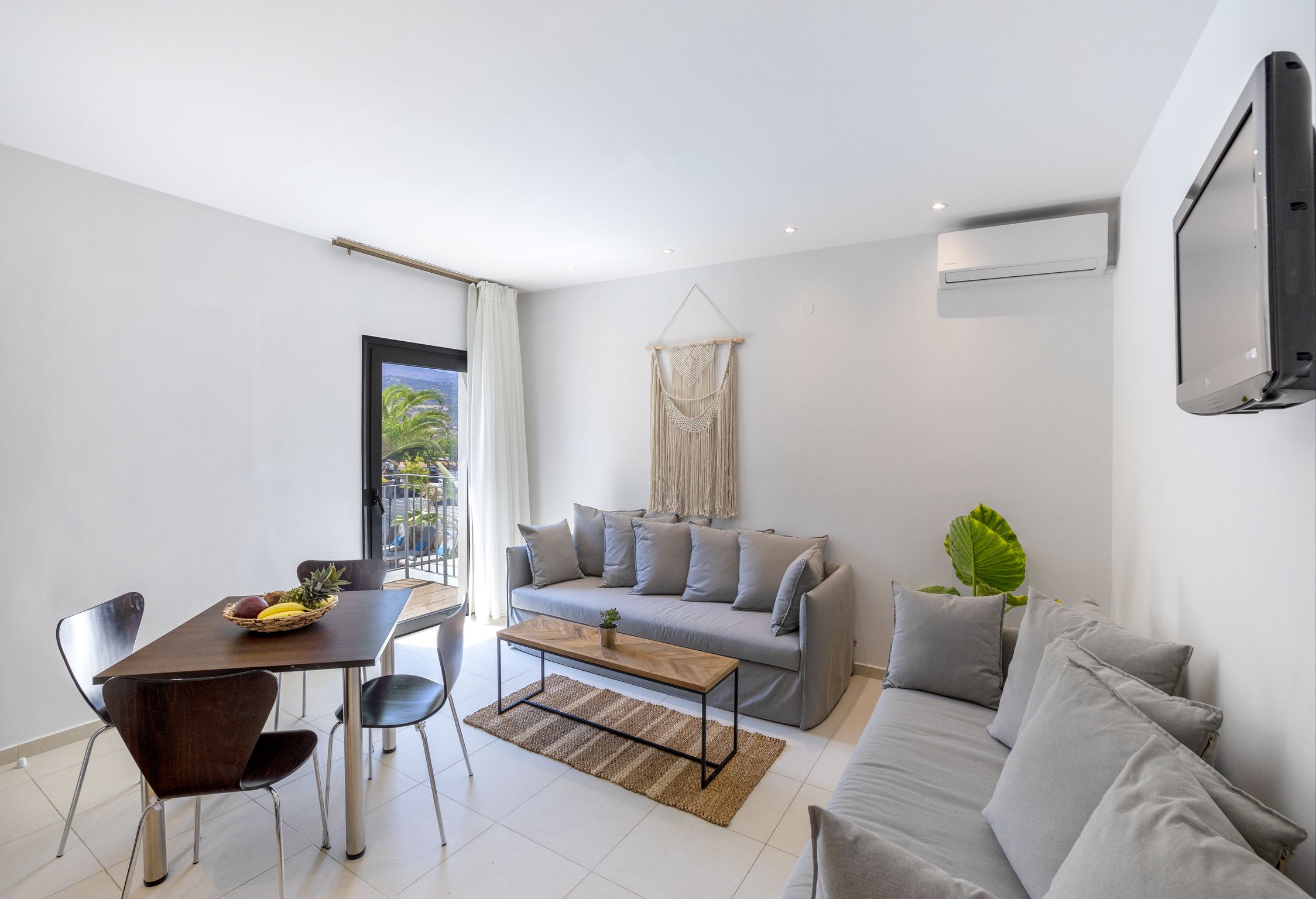La Stella Suites