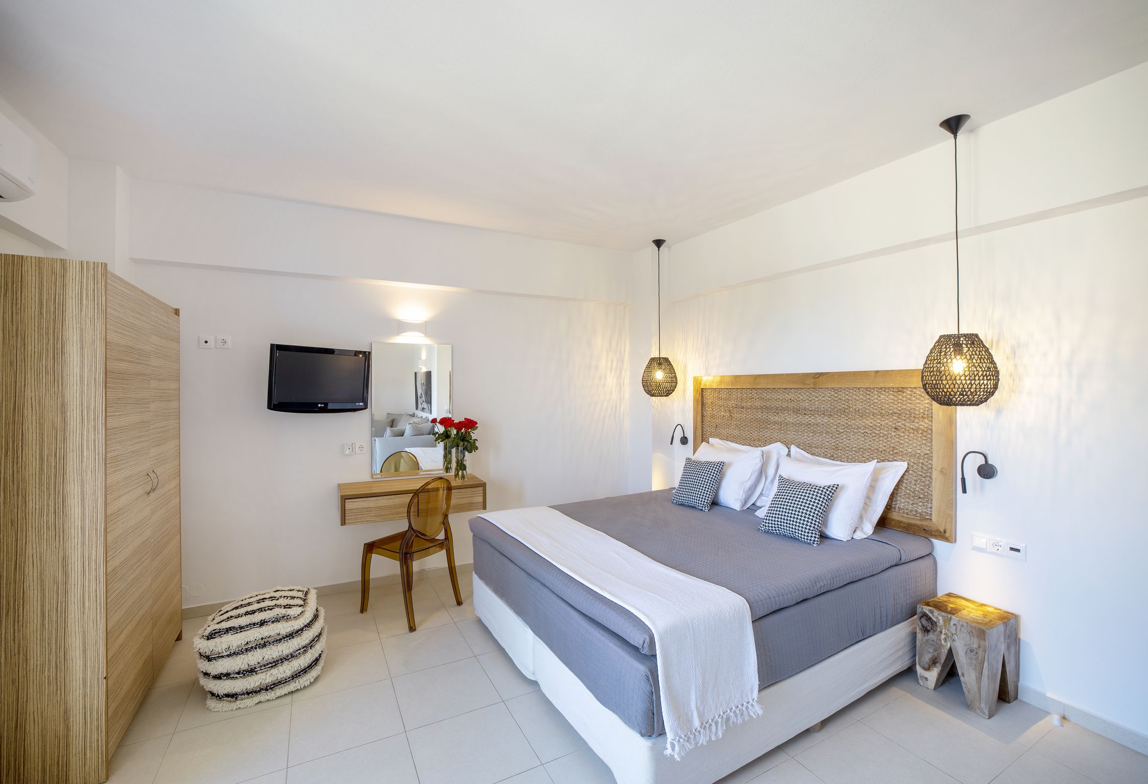 La Stella Suites