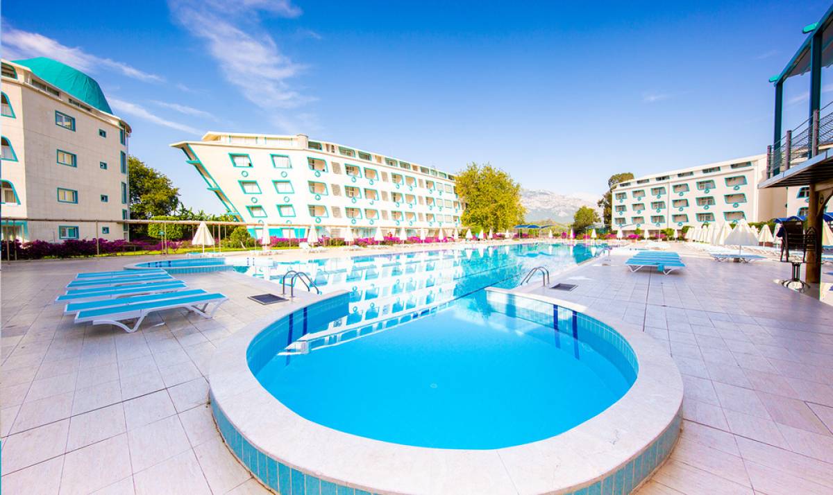 Daima Biz Resort Hotel