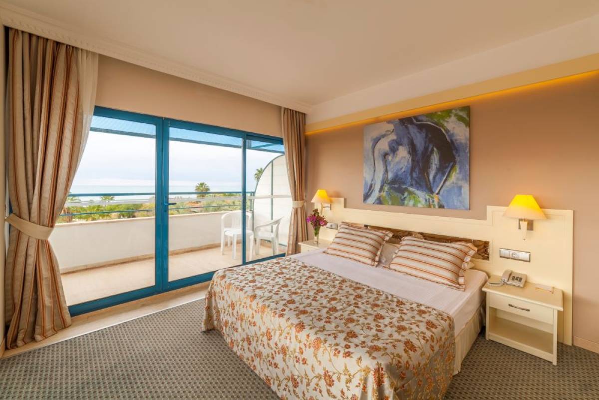 Sunrise Resort Hotel & Spa