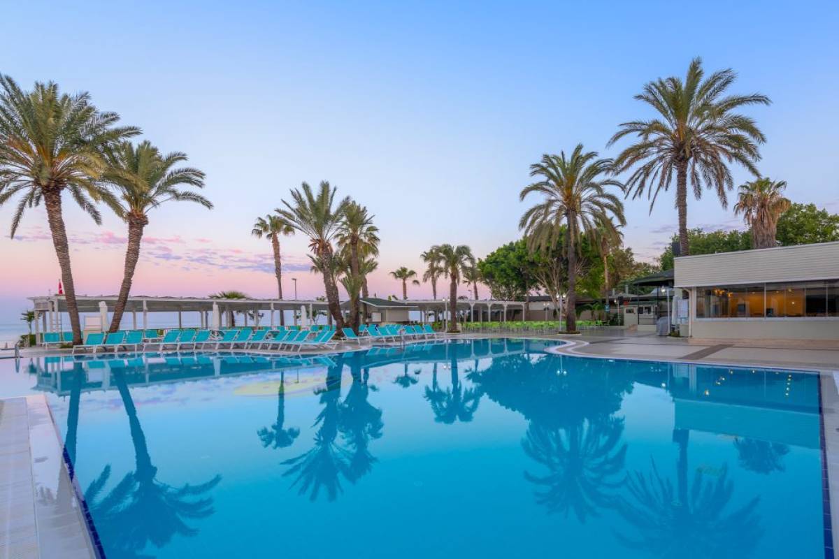 Sandy Beach Hotel