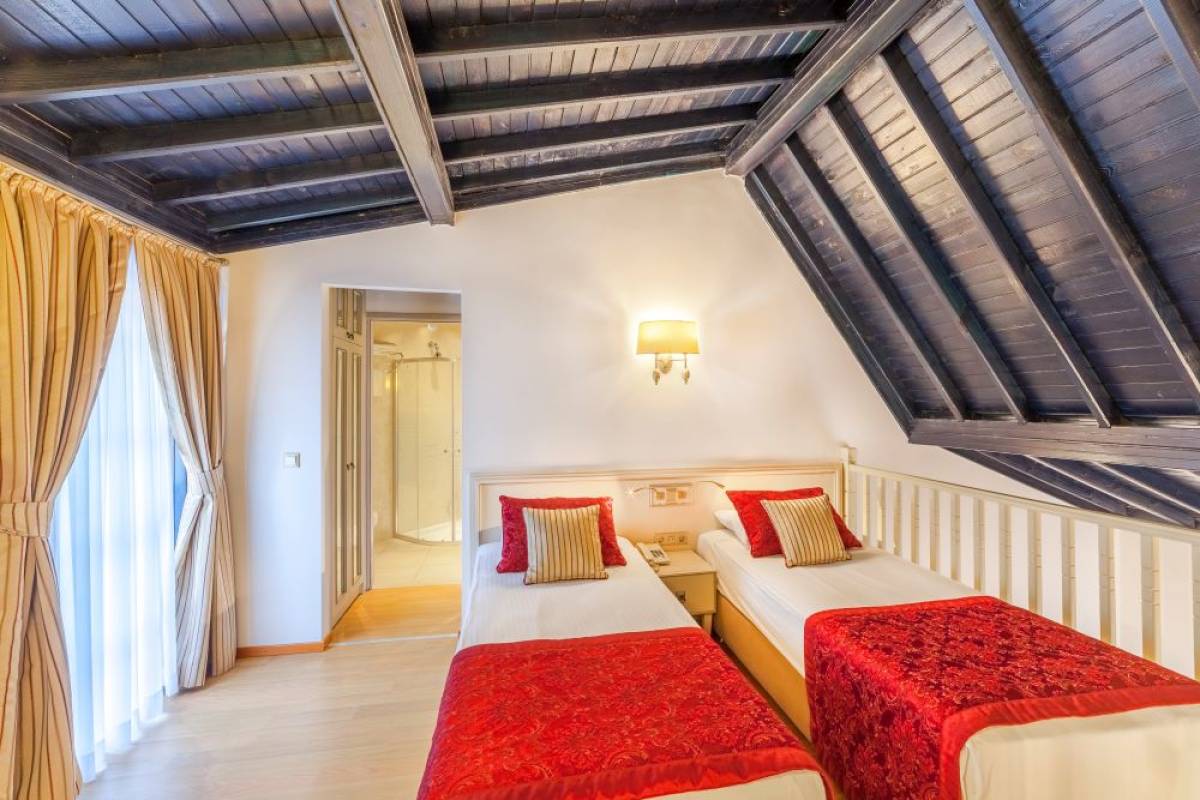 Sunrise Resort Hotel & Spa