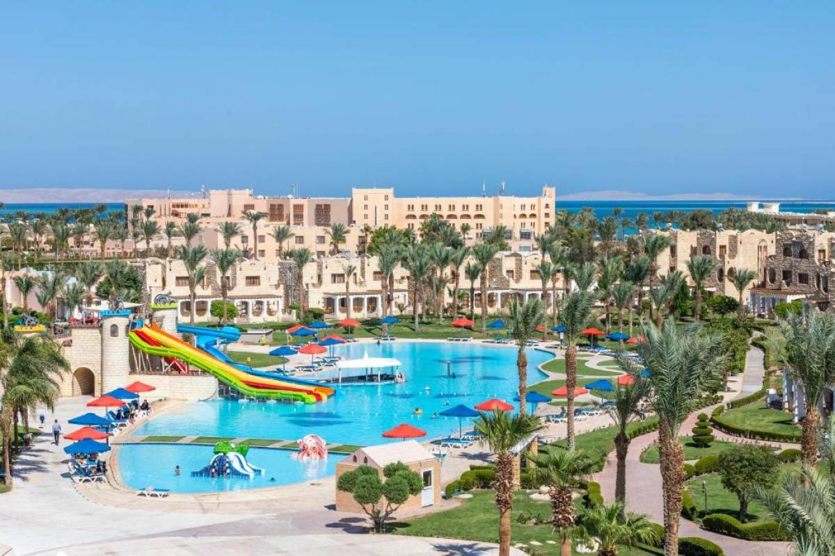 Royal Lagoons Resort & Aqua Park