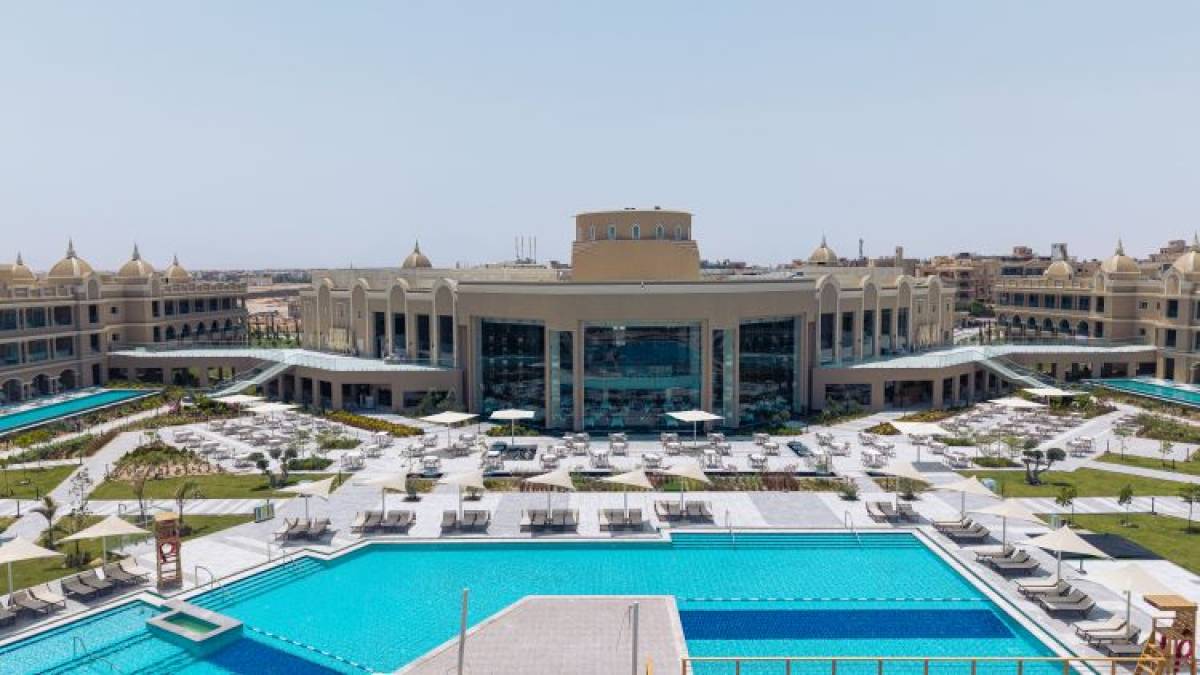 Titanic Pearl Resort