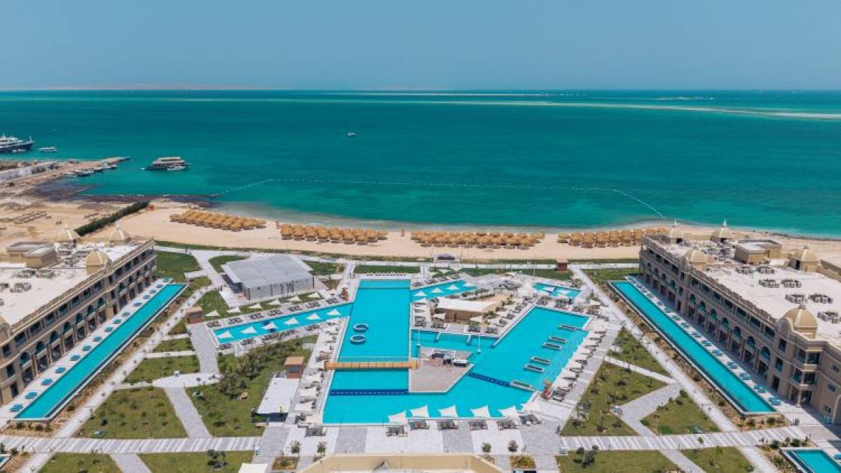 Titanic Pearl Resort