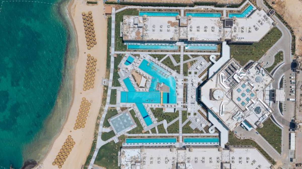 Titanic Pearl Resort