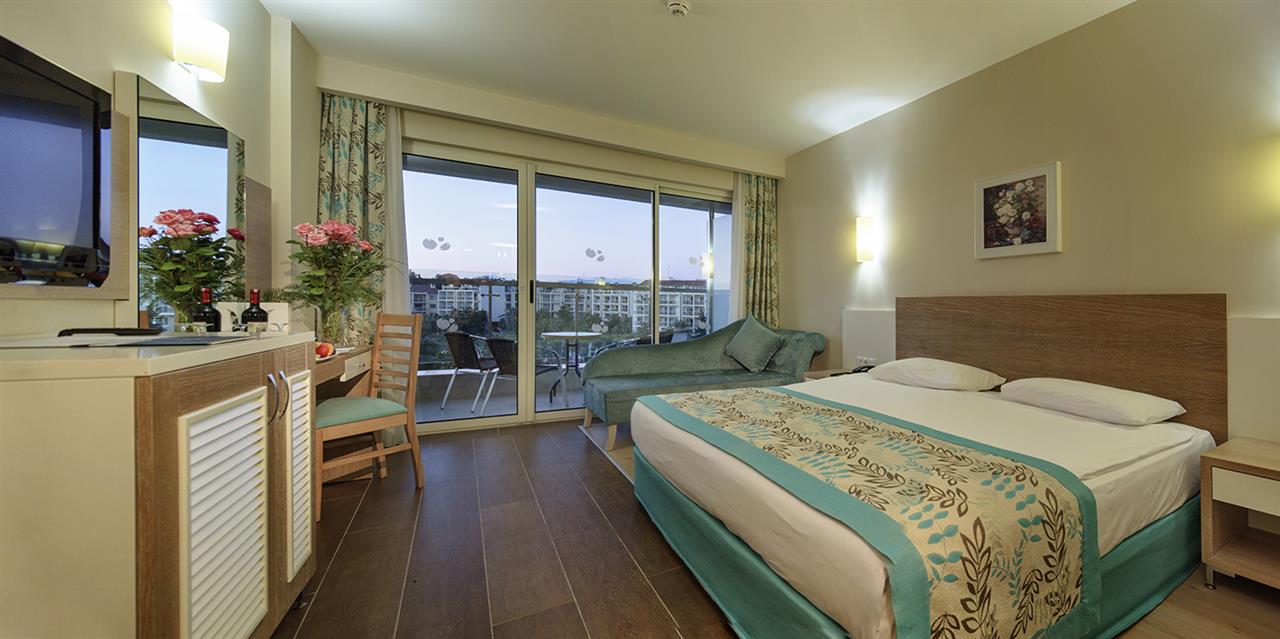 Sunrise Queen Resort Hotel