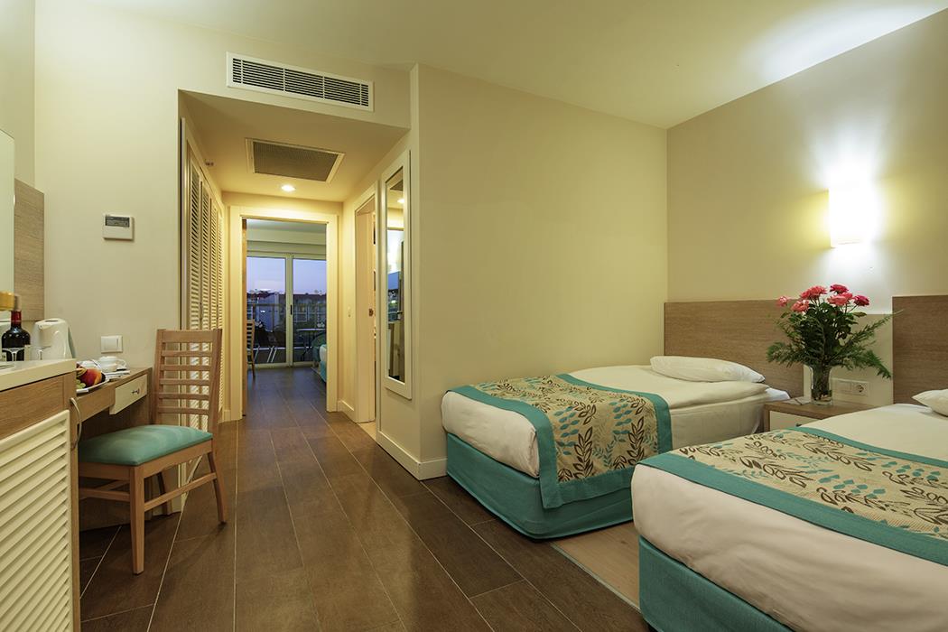Sunrise Queen Resort Hotel