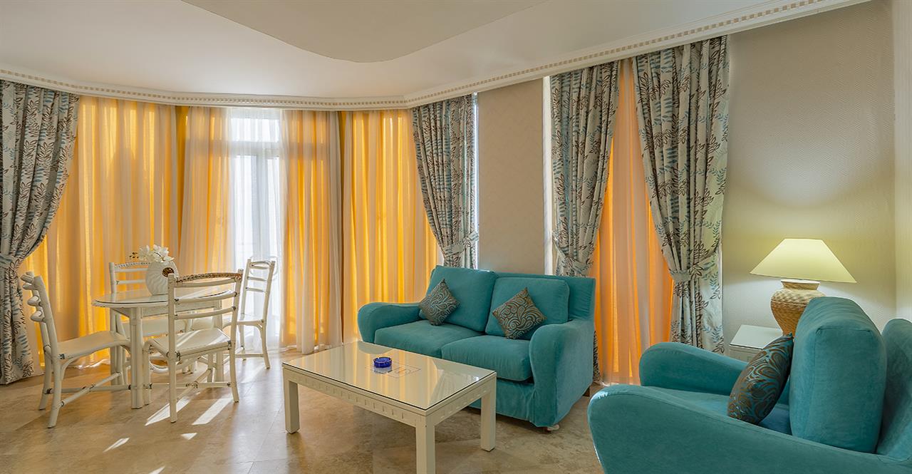Sunrise Queen Resort Hotel