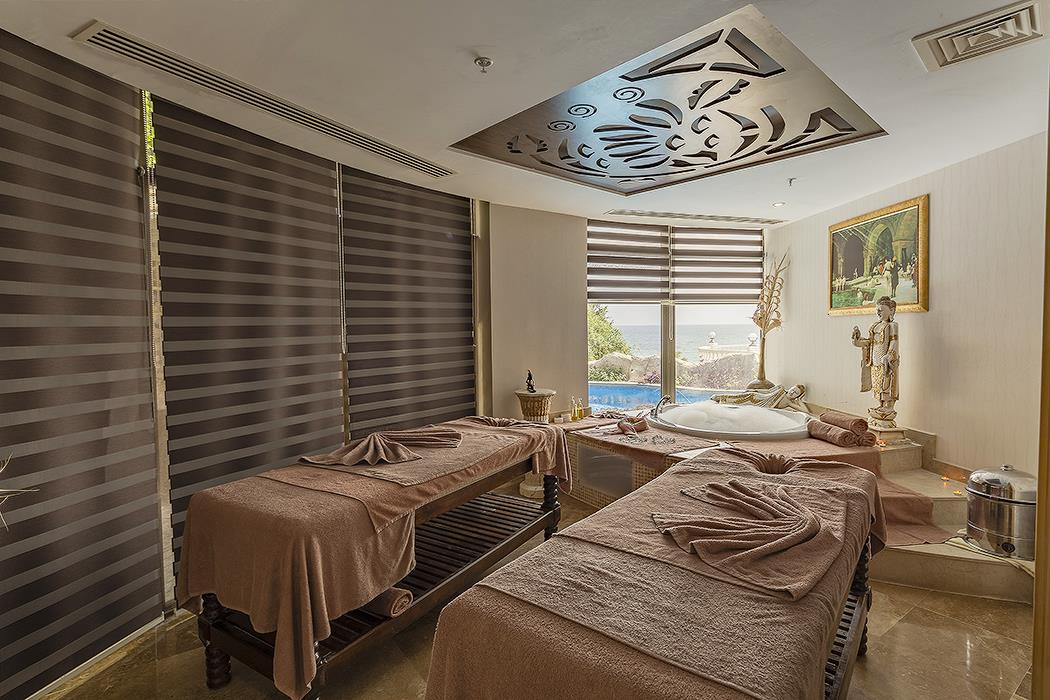 Sunrise Queen Resort Hotel