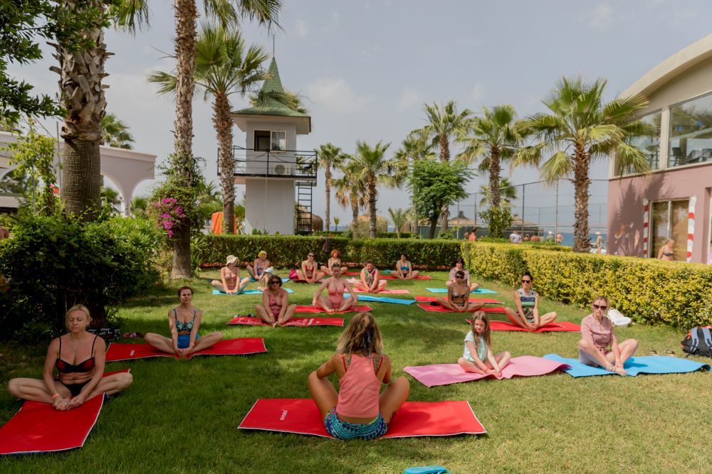 HOLIDAY GARDEN RESORT
