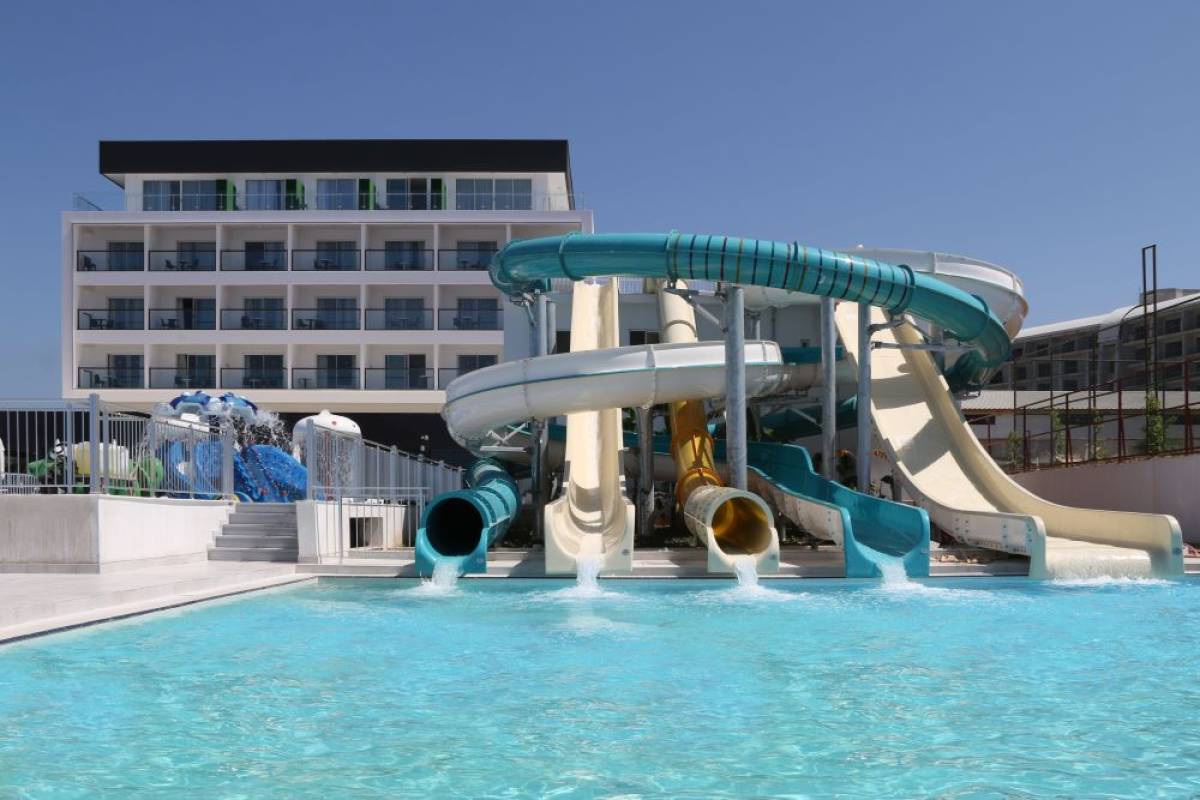 Lonicera West Hotel