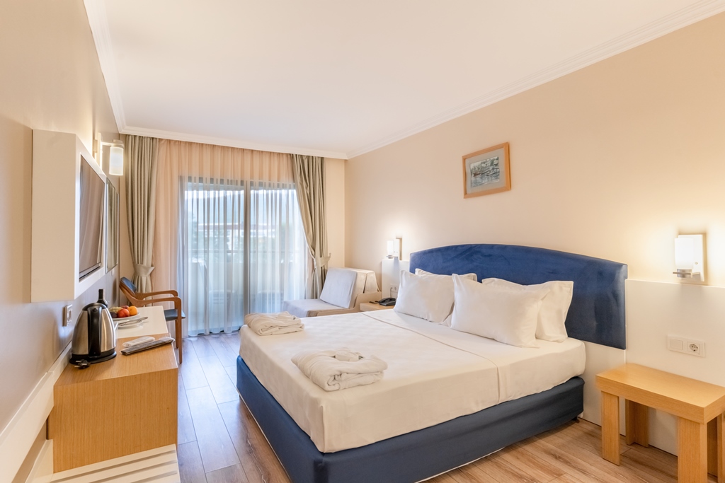LANCORA BEACH HOTEL