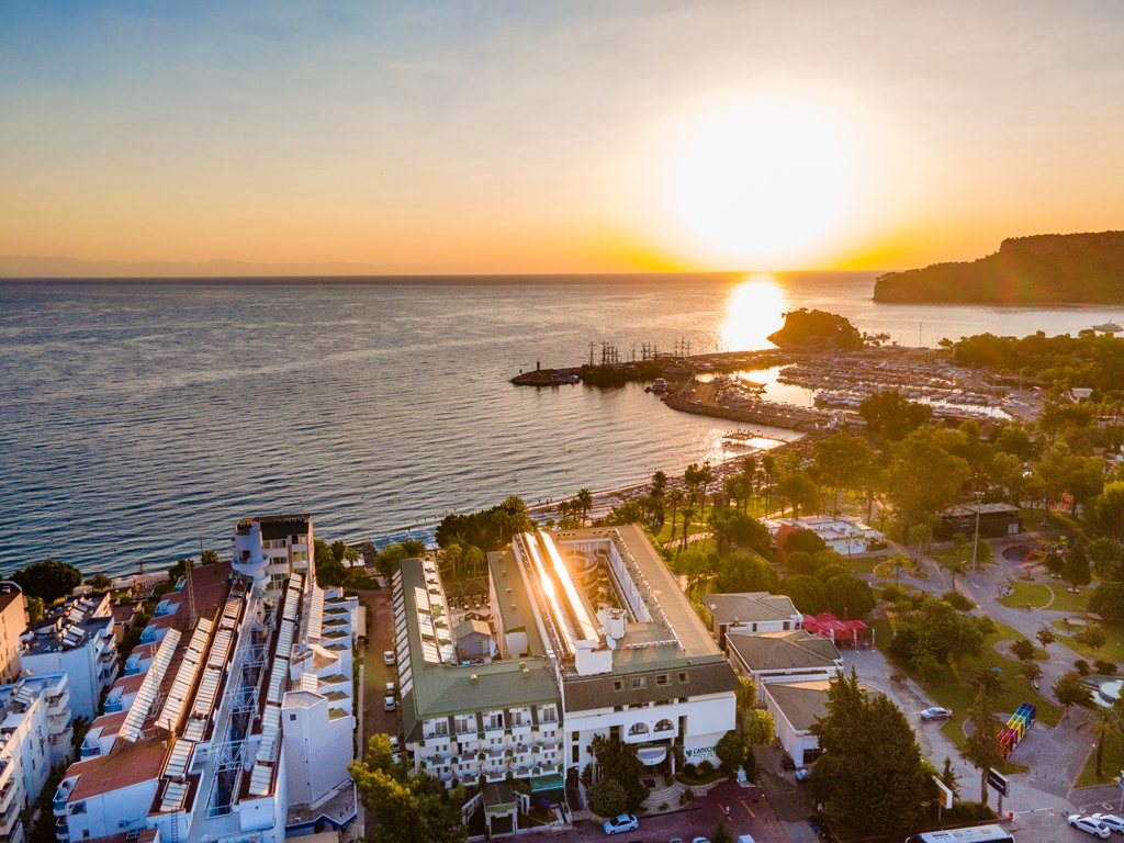 LANCORA BEACH HOTEL