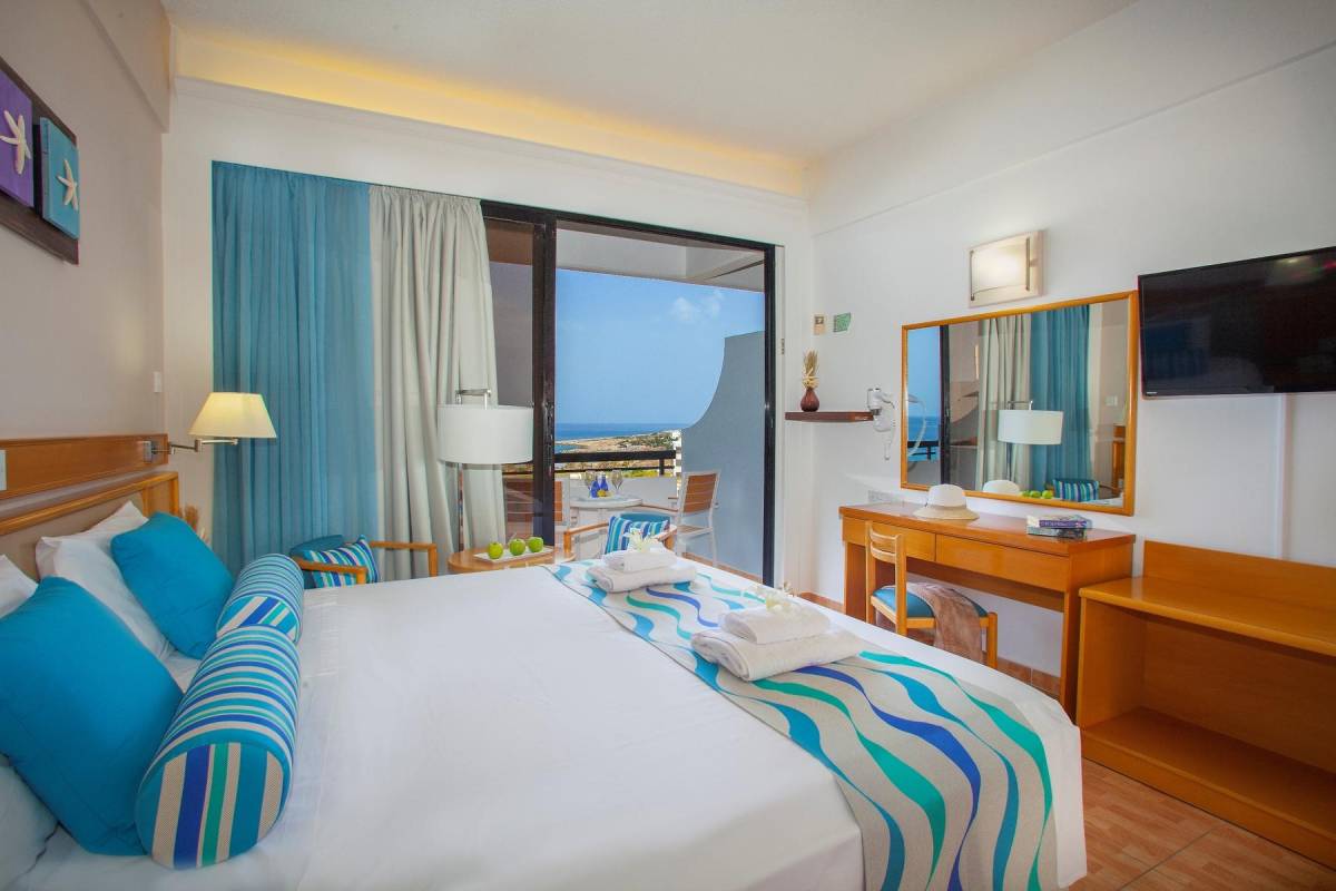 Cavo Maris Beach Hotel