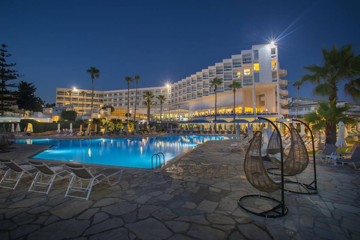 Leonardo Plaza Cypria Maris Beach Hotel and Spa
