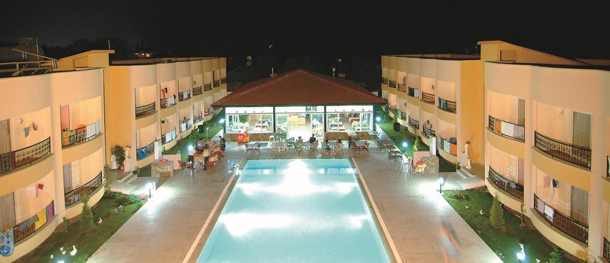 Sayanora Hotel & Park