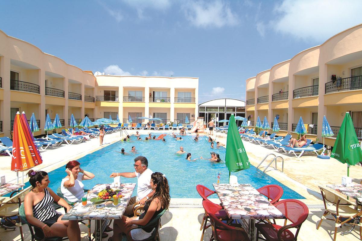 Sayanora Hotel & Park