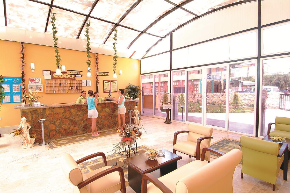 Sayanora Hotel & Park