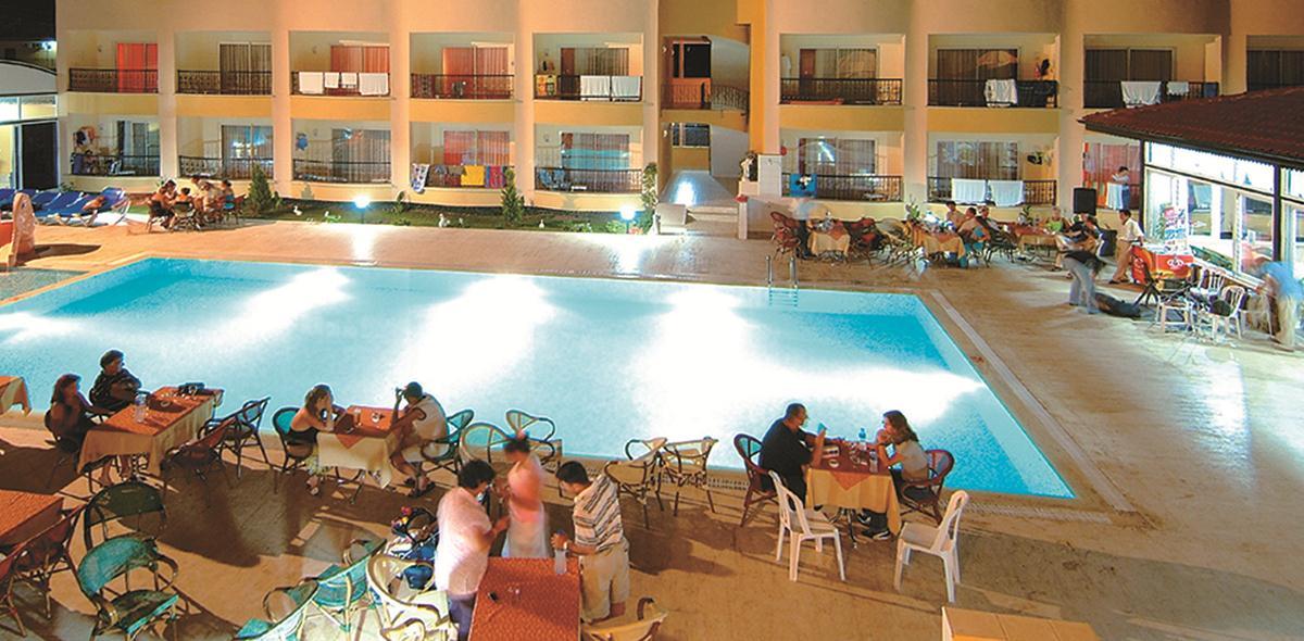 Sayanora Hotel & Park