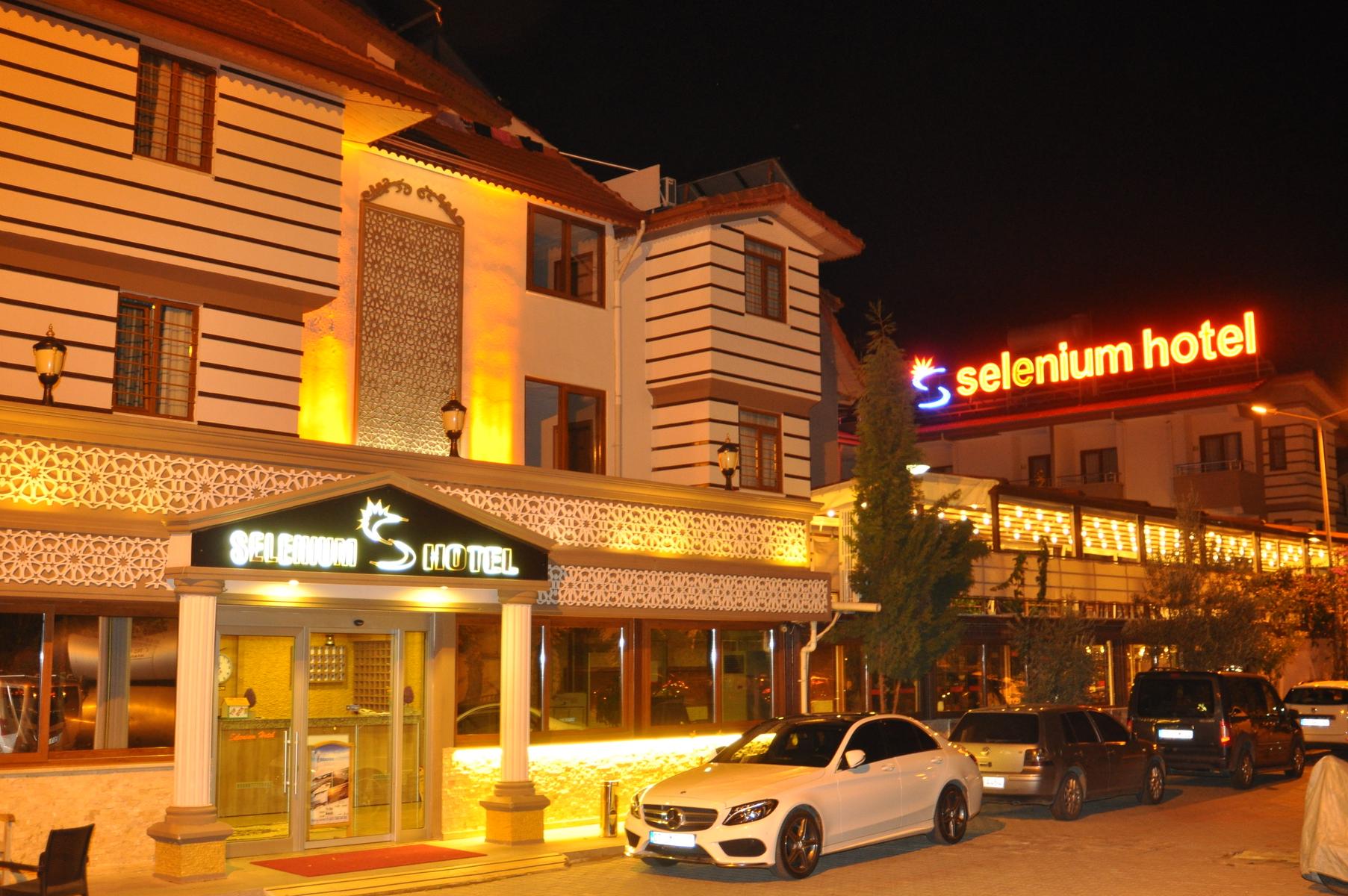 Selenium Hotel