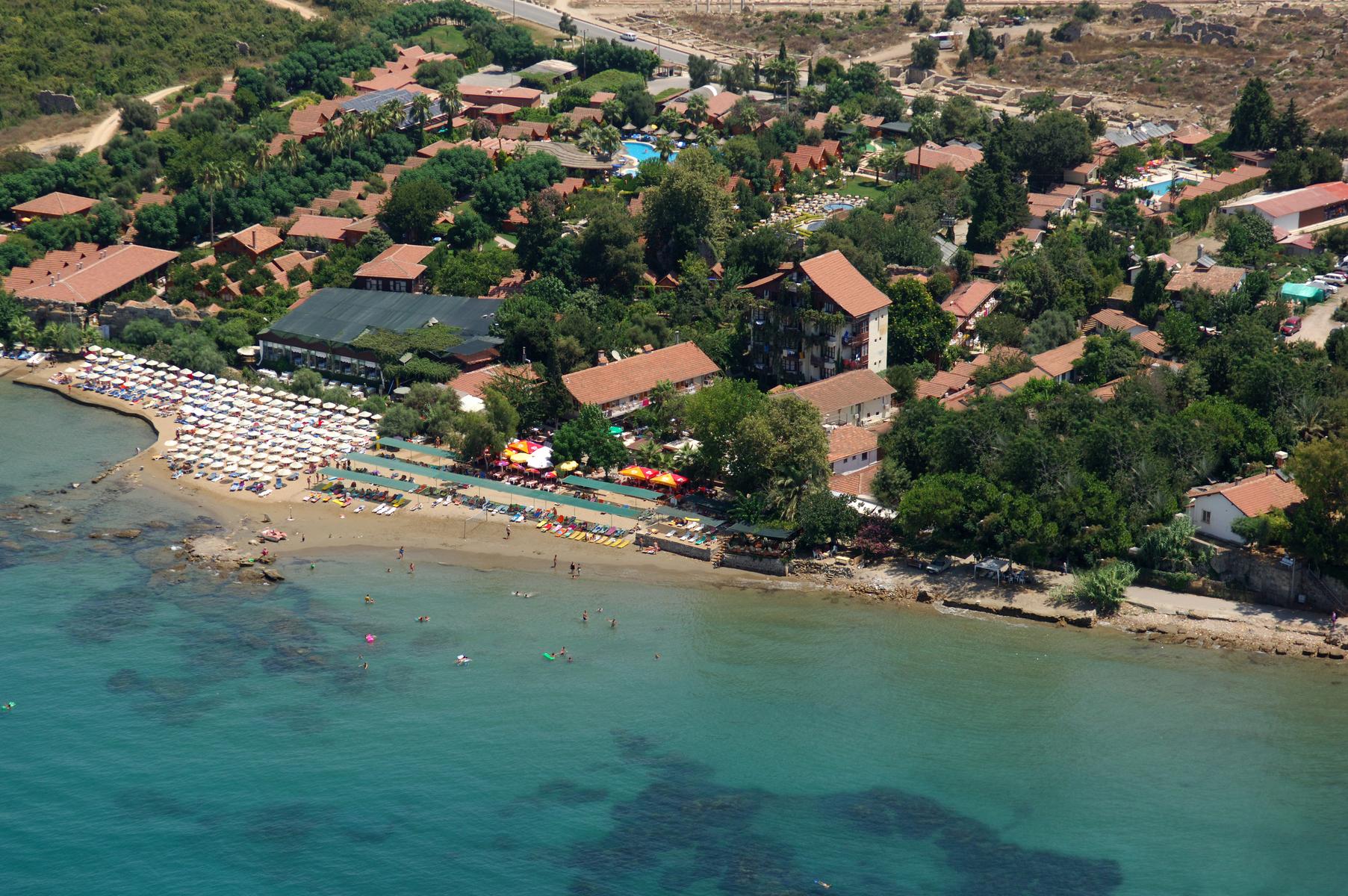 Leda Beach Hotel