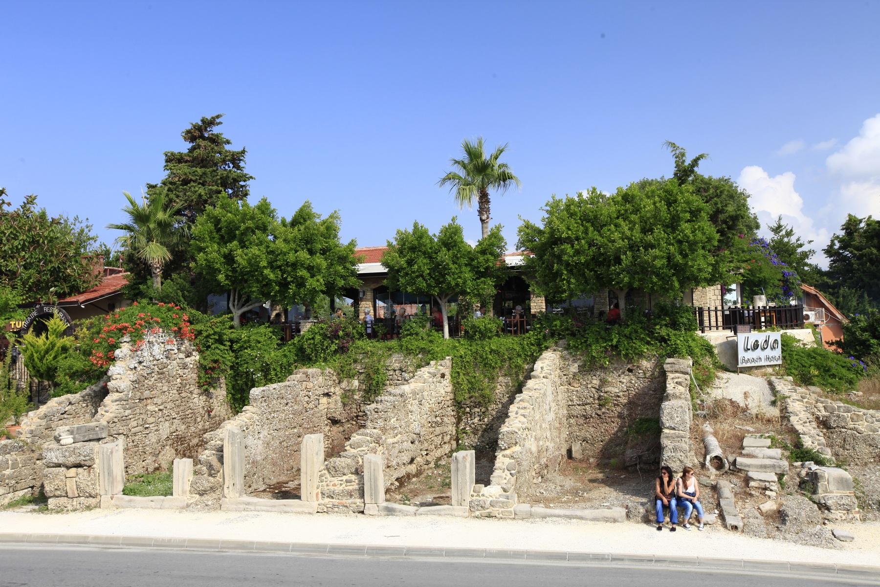 Leda Beach Hotel