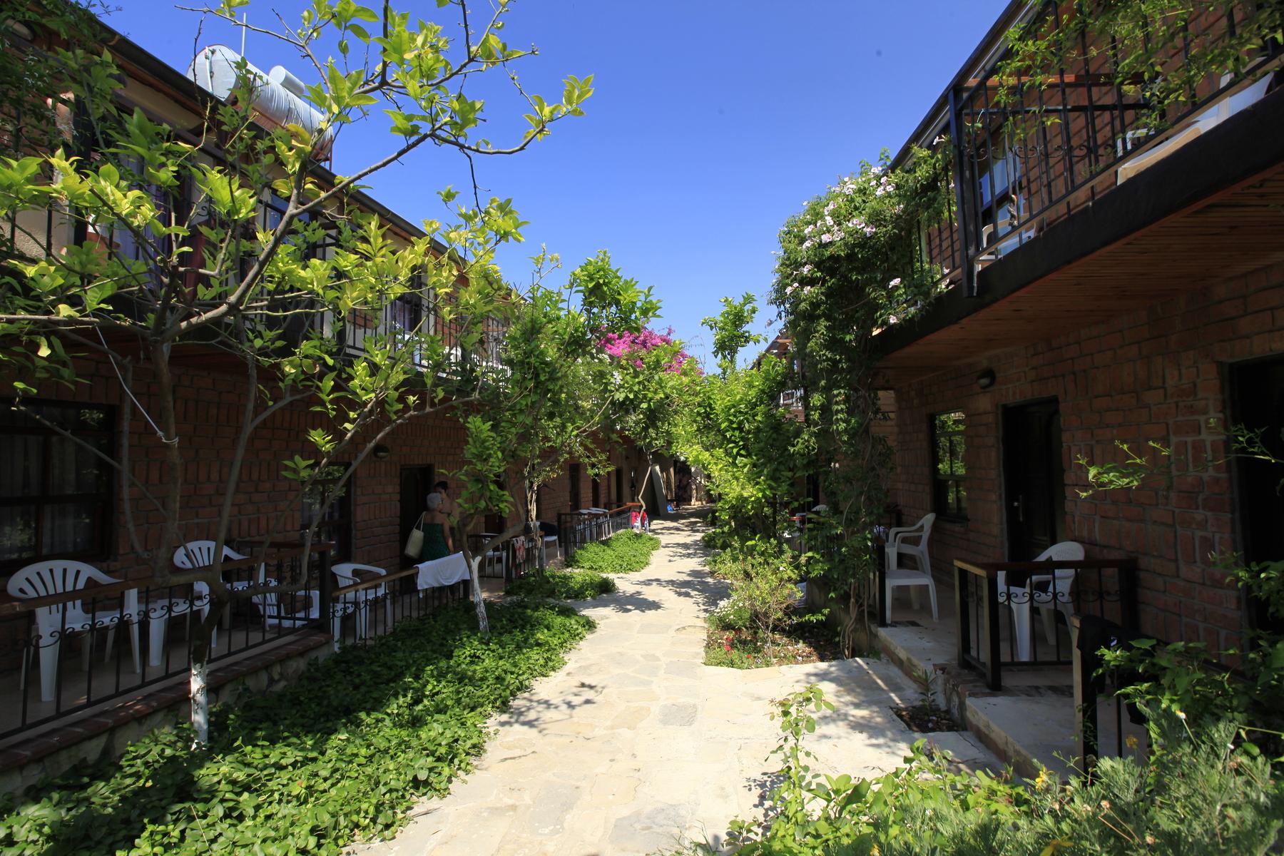 Leda Beach Hotel