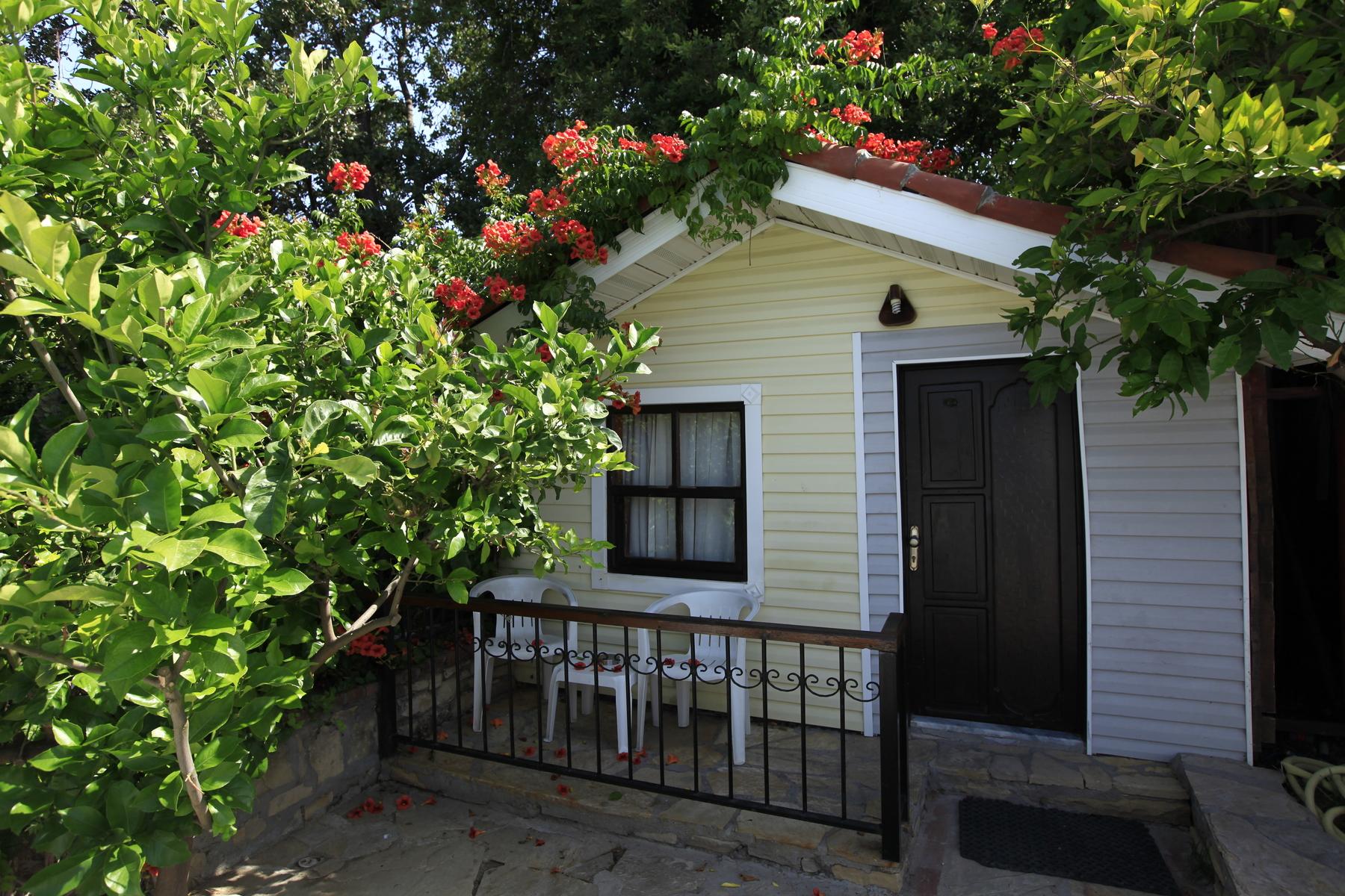 Leda Beach Hotel