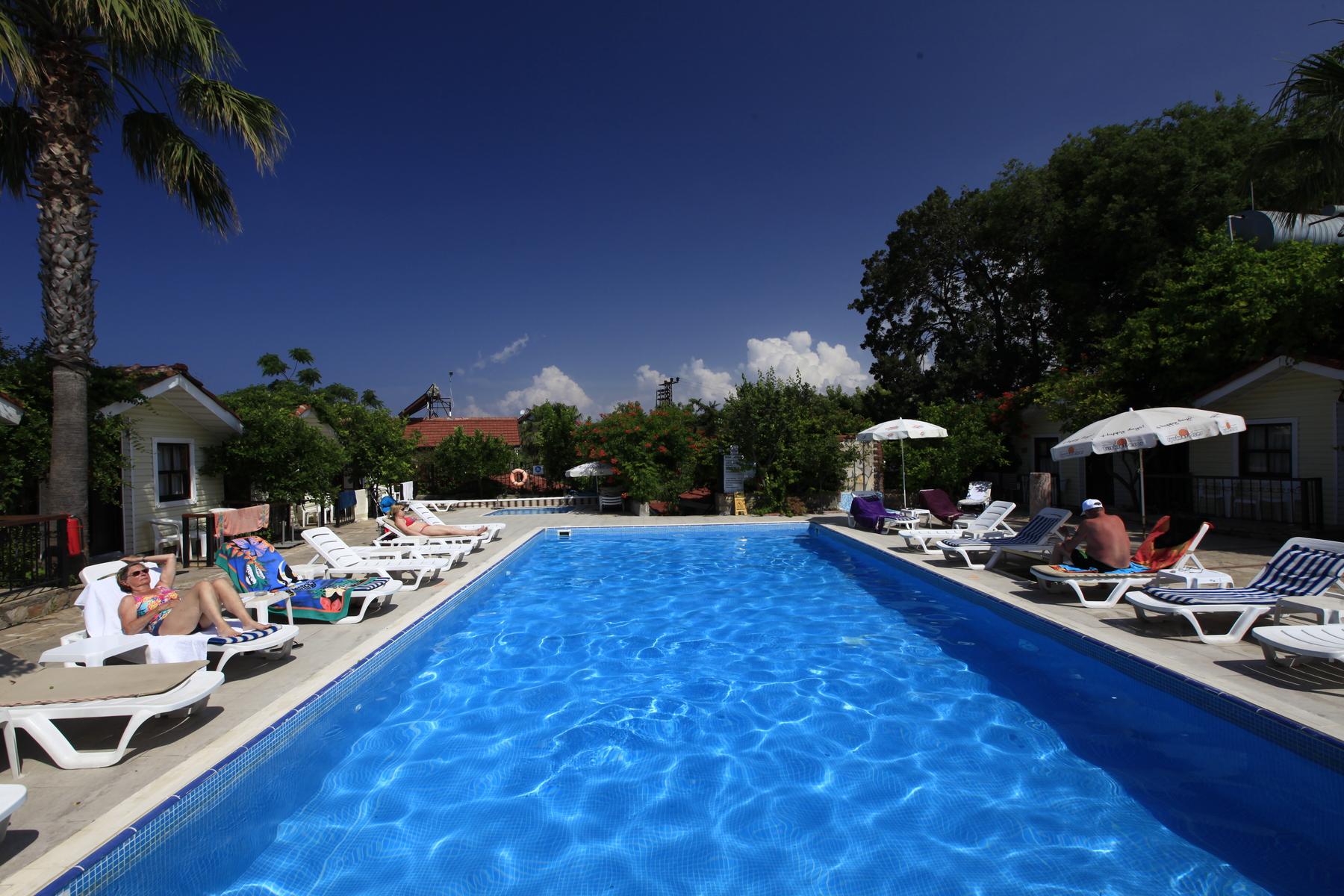 Leda Beach Hotel
