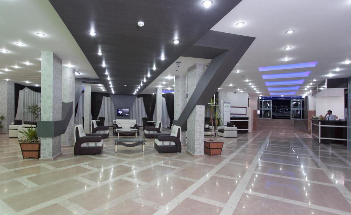 Monte Carlo Hotel