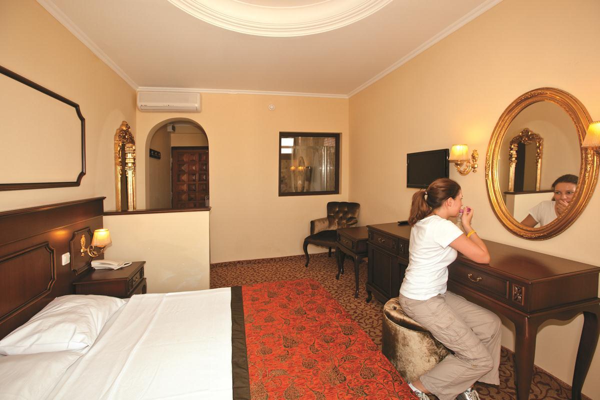 Antique Roman Palace Boutique