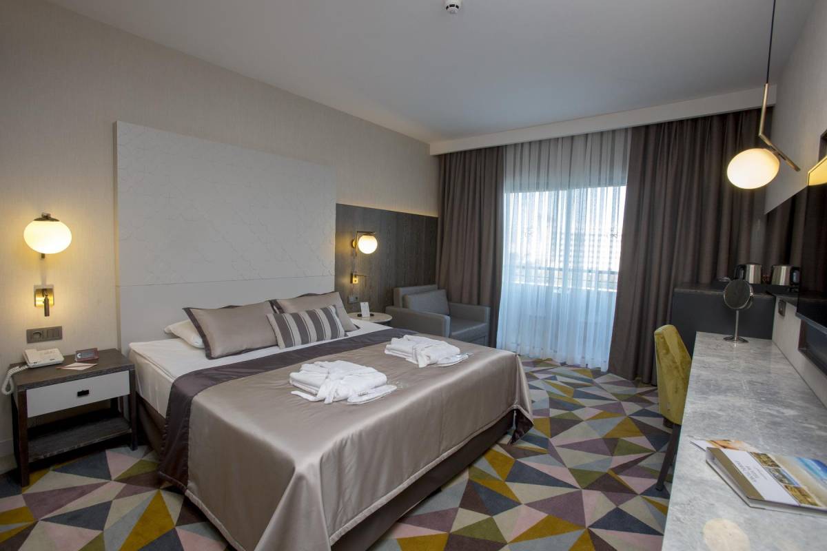 Fame Residence Lara Spa