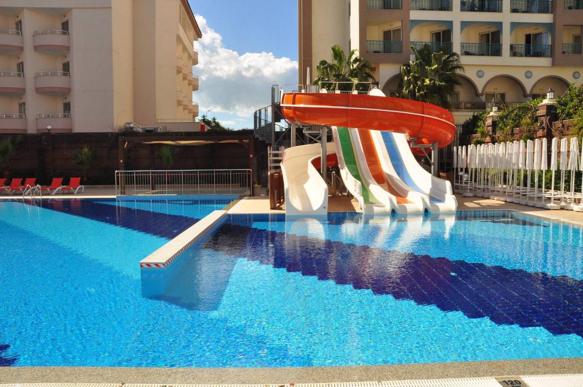 Hotel Orange Palace Side