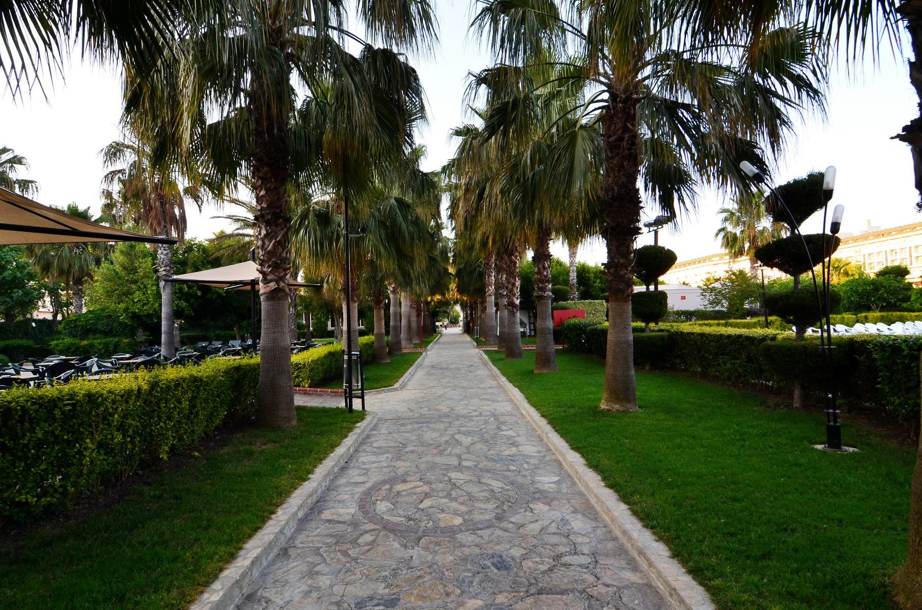 Royal Garden Beach Ex: Royal Select & Suite Hotel