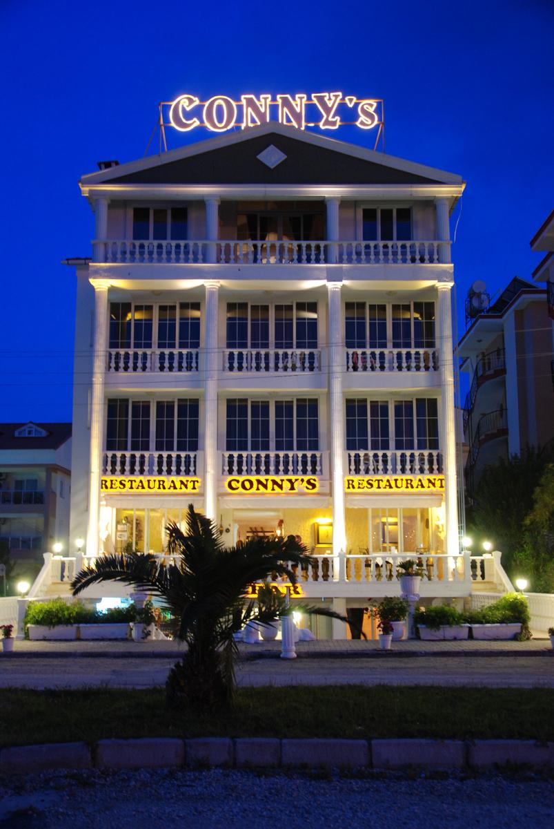 Connys Boutique