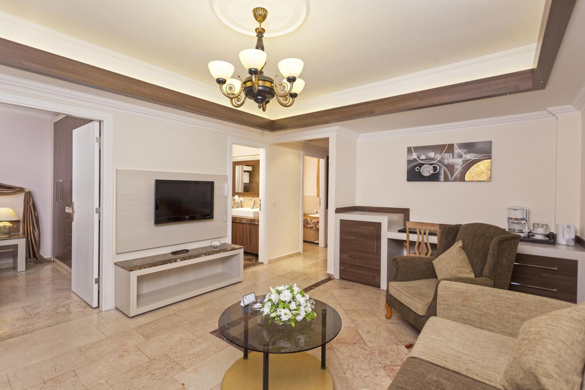 CLUB PARADISO HOTEL & RESORT