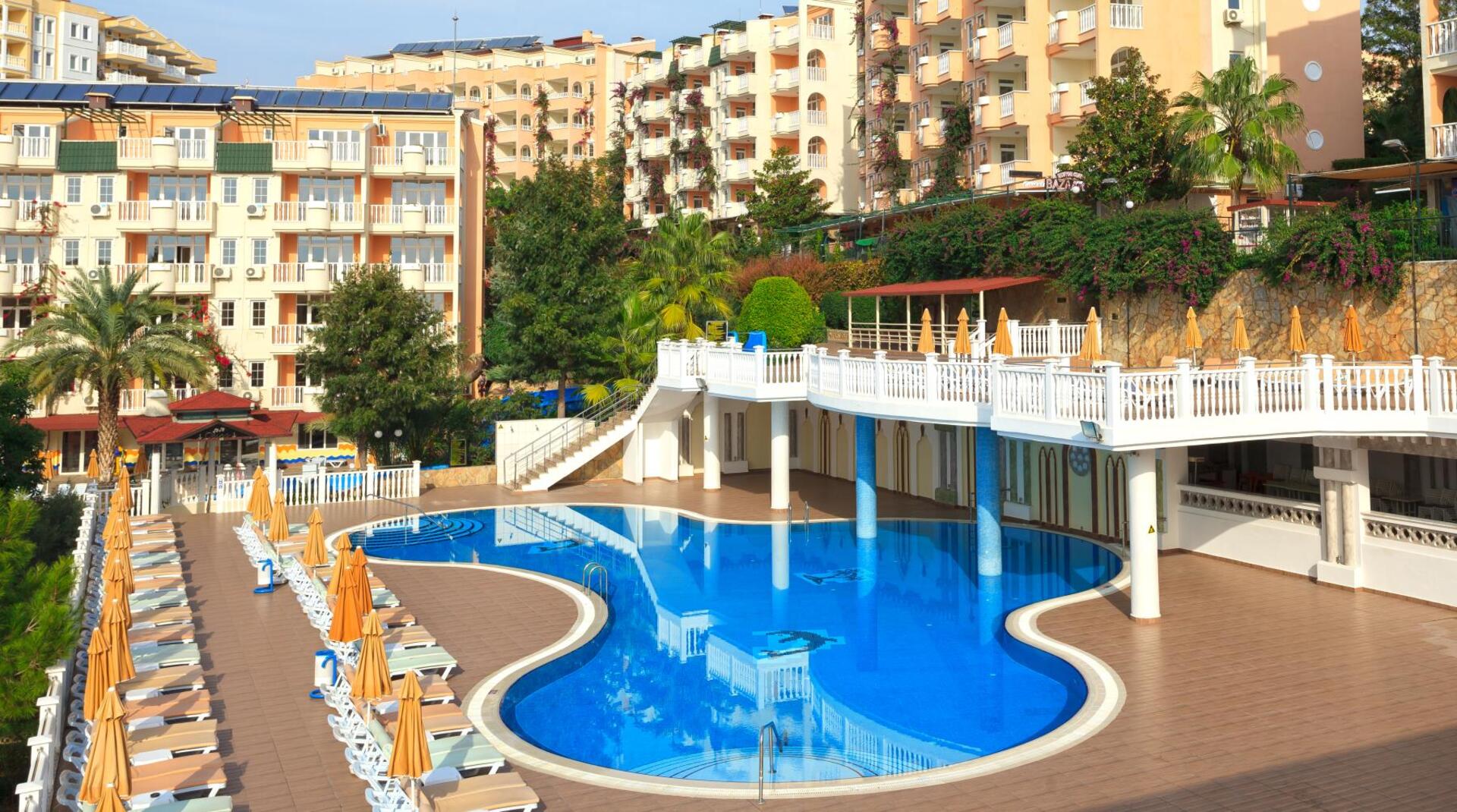 CLUB PARADISO HOTEL & RESORT