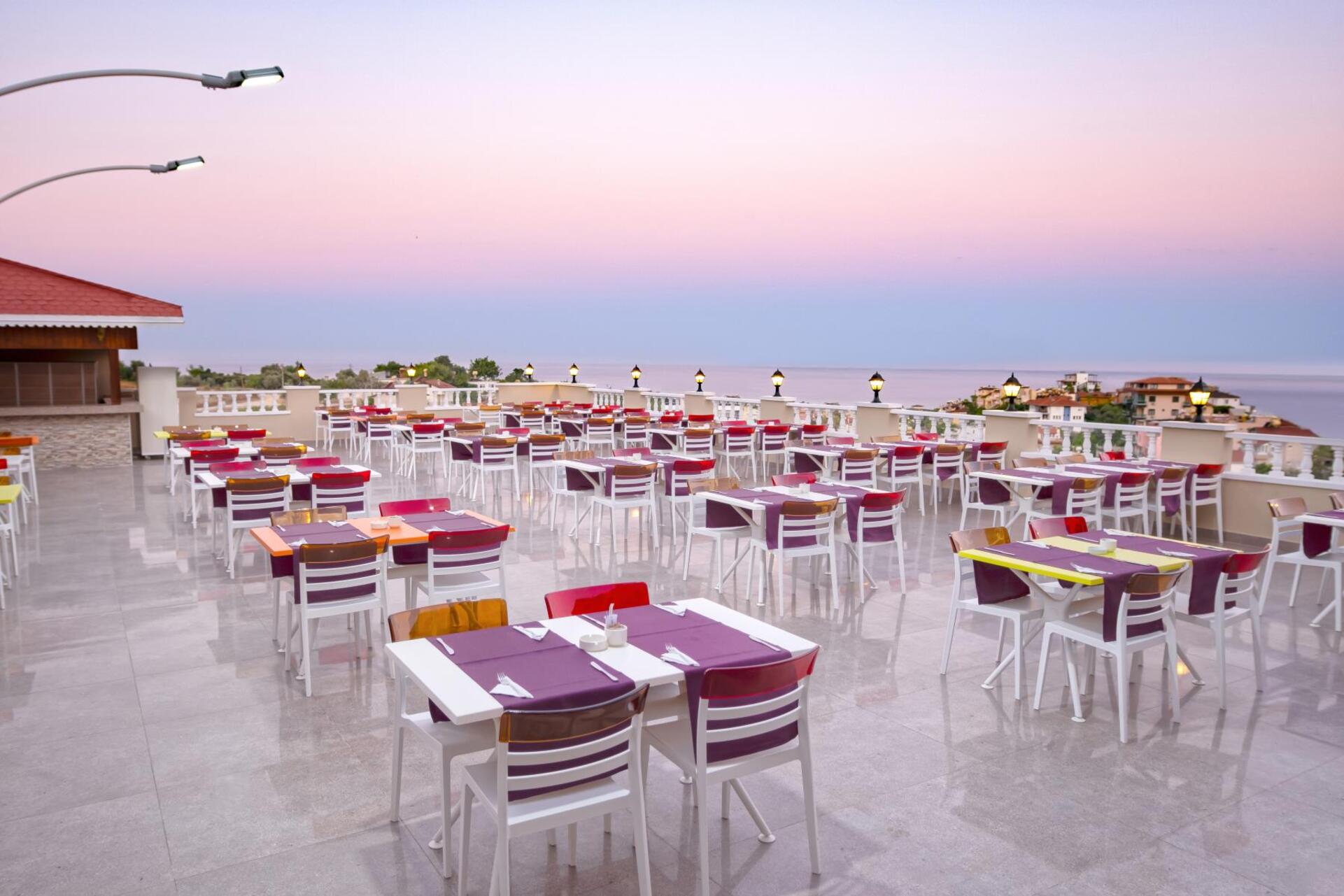 CLUB PARADISO HOTEL & RESORT