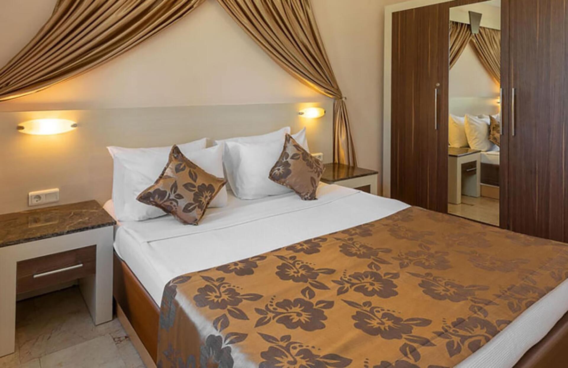 CLUB PARADISO HOTEL & RESORT