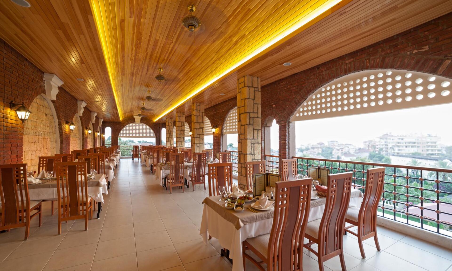 CLUB PARADISO HOTEL & RESORT