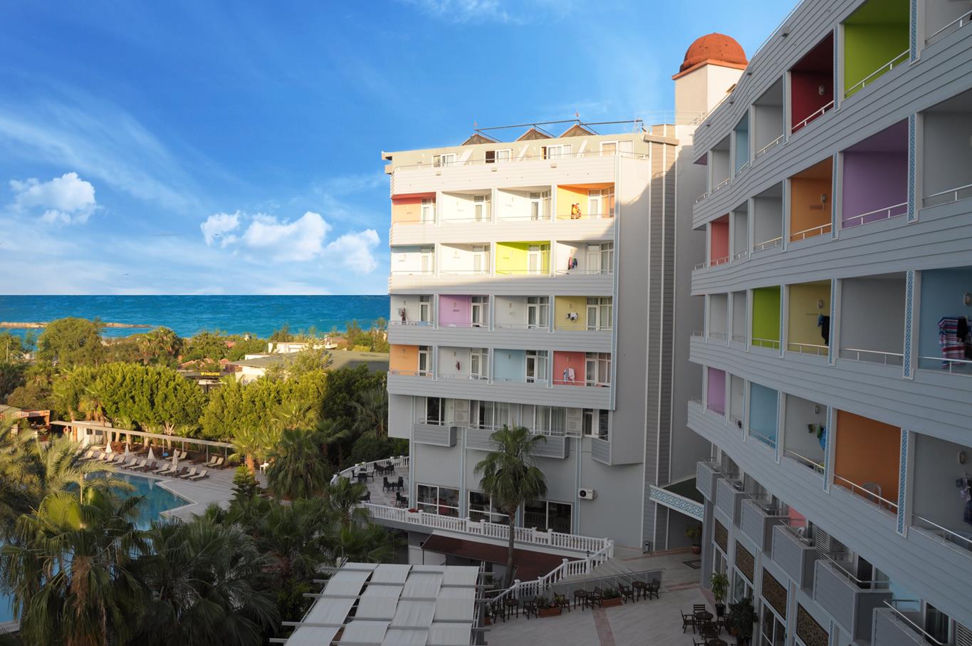 MERIDIA BEACH HOTEL