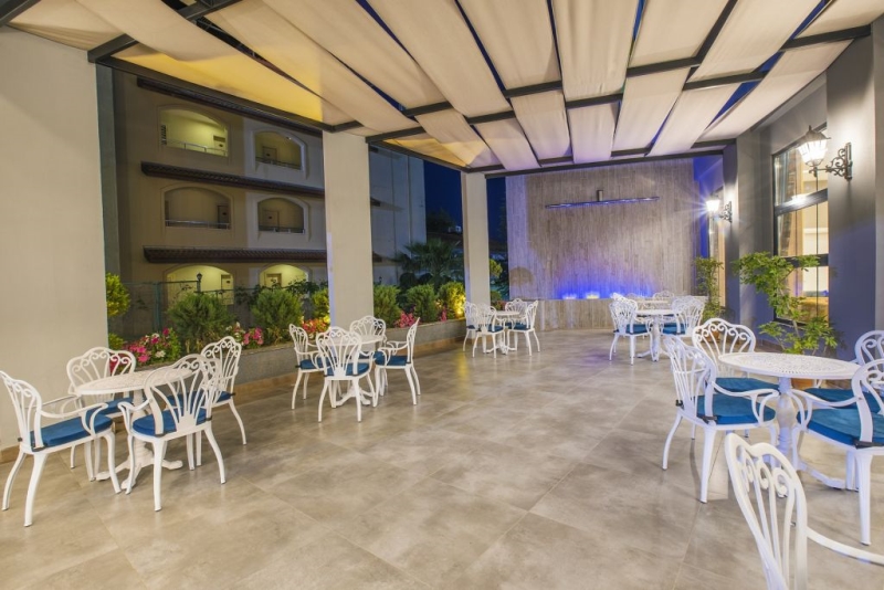 MERIDIA BEACH HOTEL