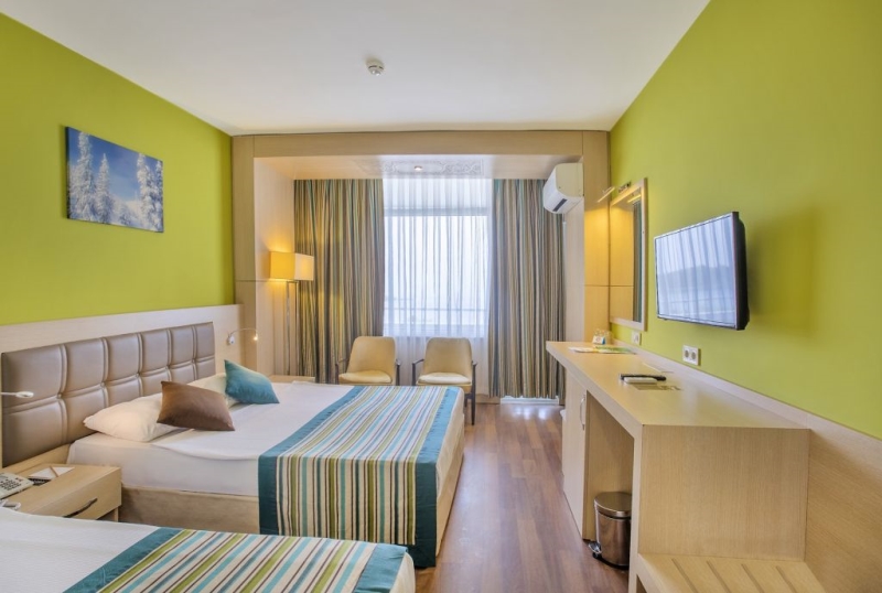 MERIDIA BEACH HOTEL