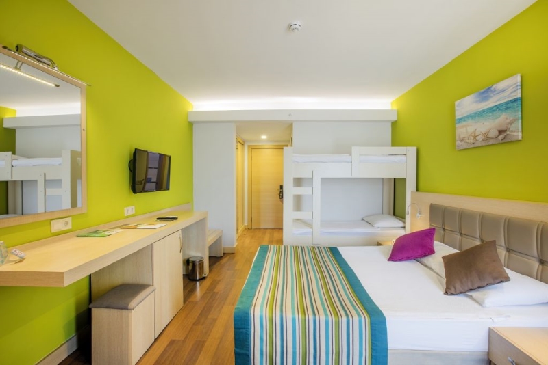MERIDIA BEACH HOTEL