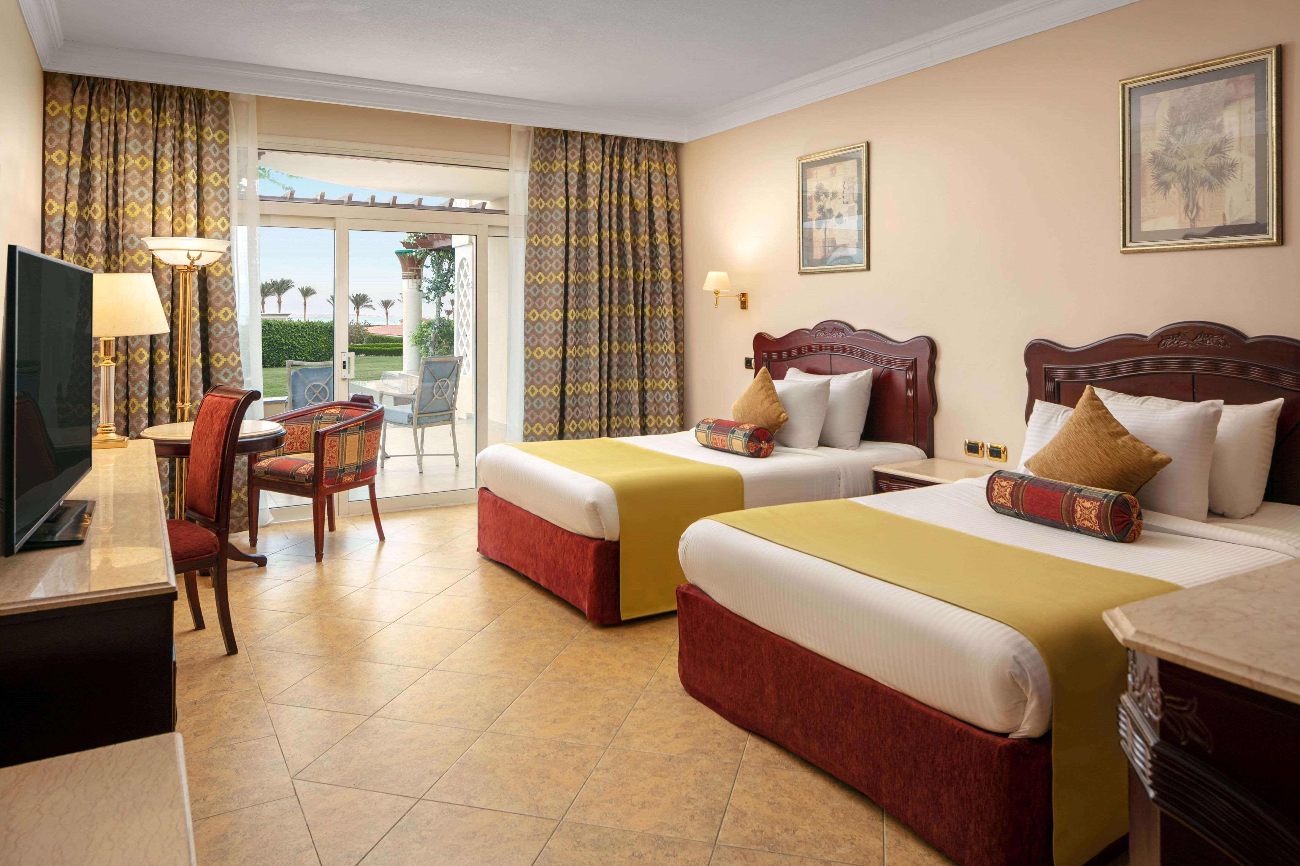 Palm Royale Soma Bay Sentido